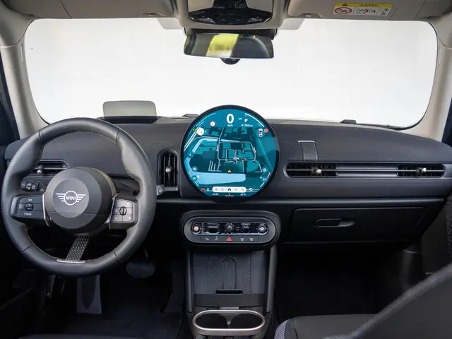 MINI 5-Deurs C 2025 Benzine 9
