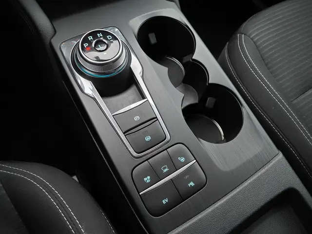 Ford Kuga 2.5 PHEV Titanium 2022 Hybride Benzine 16