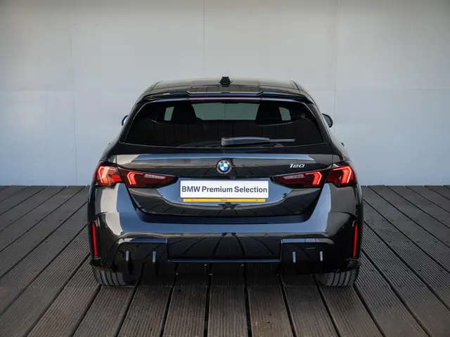 BMW 1 Serie 120 2025 Benzine 5