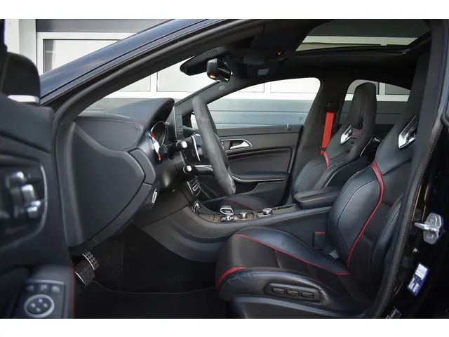 Mercedes-Benz CLA AMG 45 4MATIC 2018 Benzine 11