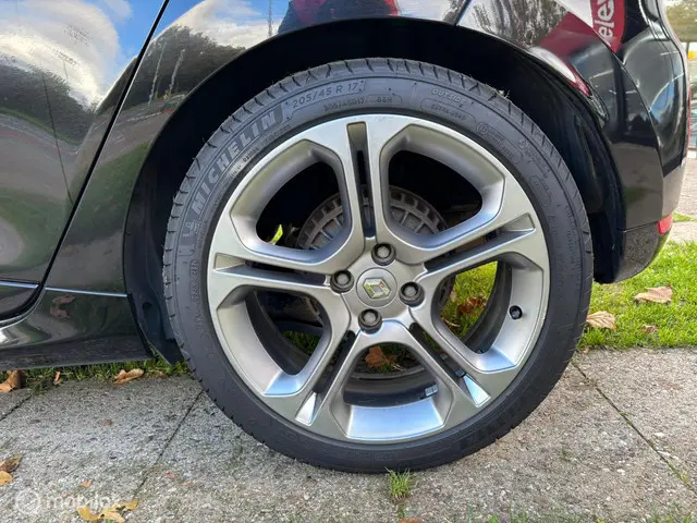 Renault Clio 1.2 GT|AUTOMAAT|CAMERA|PDC|AIRCO 2015 Benzine 26