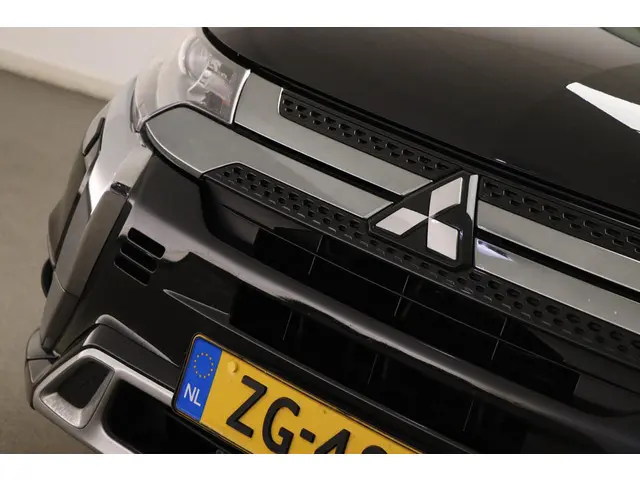 Mitsubishi Outlander 2.4 PHEV Pure 2019 Hybride Benzine 13