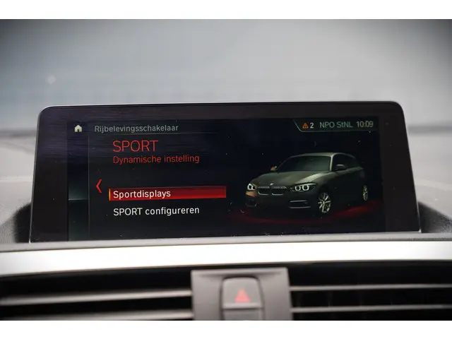 BMW 1 Serie 118i High Executive M Sport 2017 Benzine 48