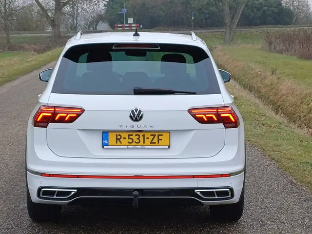 Volkswagen Tiguan 1.5 TSI R-Line Business+ 2023 Benzine 8