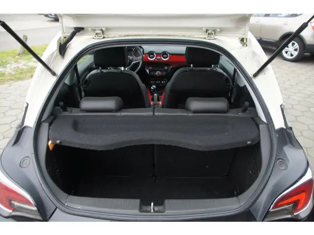 Opel ADAM 1.4 Slam Black Favourite 2014 Benzine 10