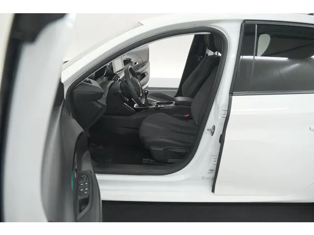 Peugeot 208 PureTech 100 Allure 2022 Benzine 20