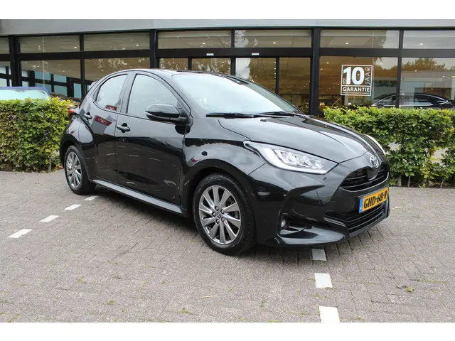 Toyota Yaris 1.5 Hybrid Dynamic 2023 Hybride Benzine 8