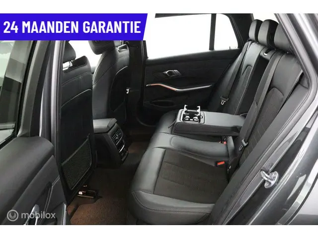 BMW 3 Serie Touring 320i High Executive 2020 Benzine 17
