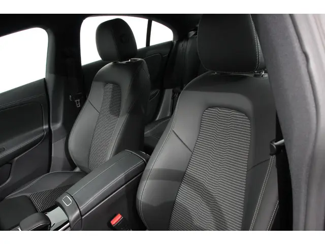 Mercedes-Benz CLA 200 Progressive 7-DCT 2021 Benzine 20