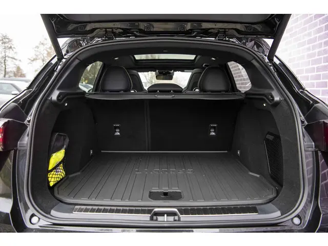 Lynk & Co 01 1.5 More Plug-in Hybrid 2025 Hybride Benzine 23