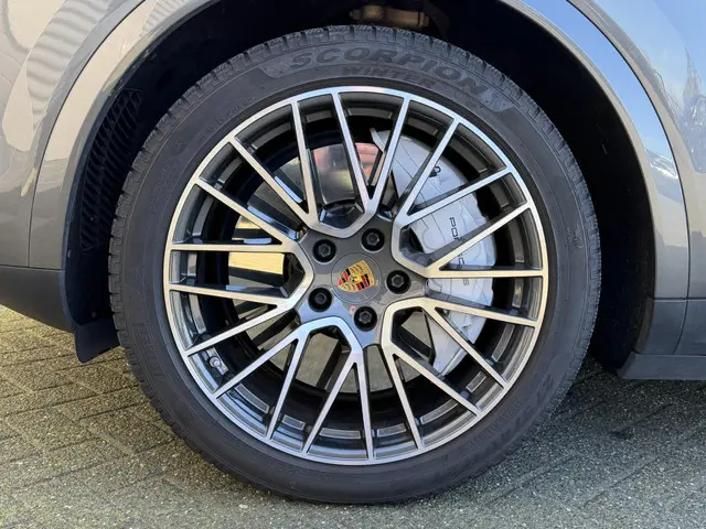 Porsche Cayenne 2.9 S Platinum Edition 2020 Benzine 8