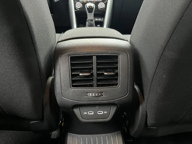 Volkswagen T-Roc 1.0 TSI Life 2023 Benzine 26