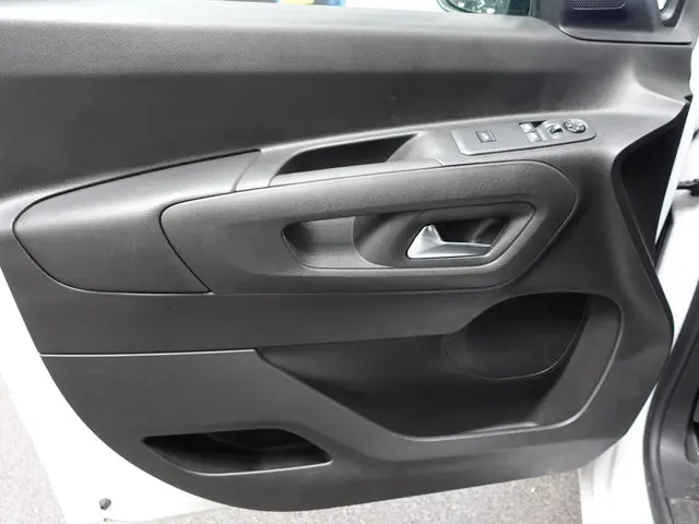 Opel Combo 130pk L1 2023 Diesel 11
