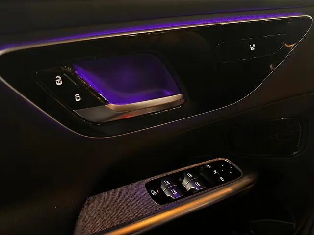 Mercedes-Benz GLC 200 4MATIC AMG Line 2023 Benzine 27