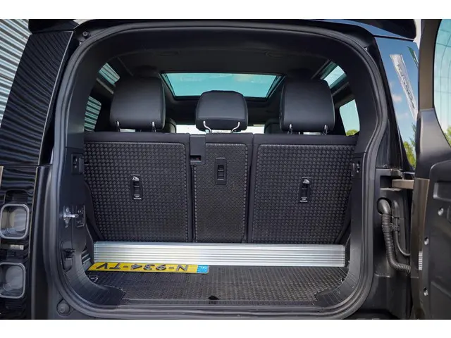 Land Rover Defender 90 3.0 P400 90 X 2021 Benzine 9