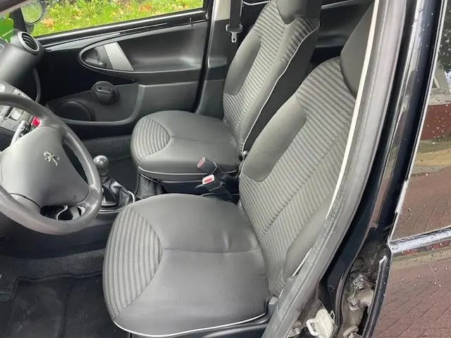 Peugeot 107 1.0 Active 2013 Benzine 11