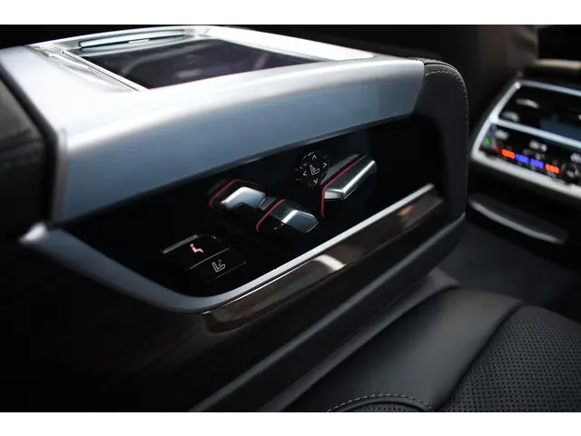 BMW 7 Serie M760Li xDrive 2019 Benzine 45