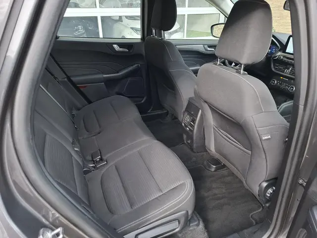 Ford Kuga 2.5 PHEV Titanium 2022 Hybride Benzine 24