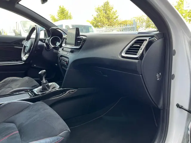 Kia ProCeed 1.6 T-GDI GT Apple Carplay PDC 2019 Benzine 30