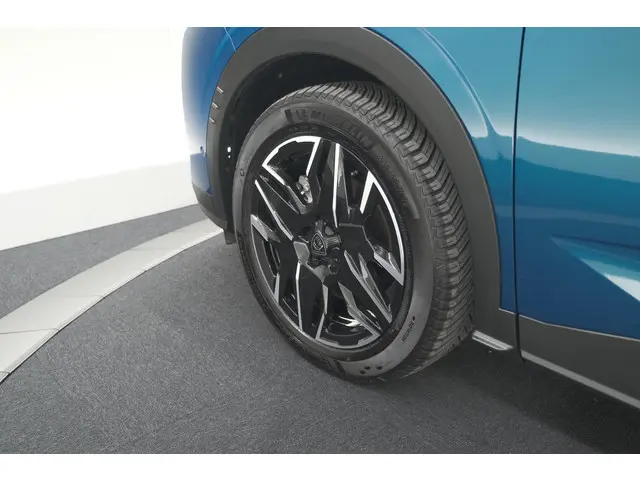 Peugeot 5008 1.2 Hybrid 136 GT 2024 Hybride Benzine 18