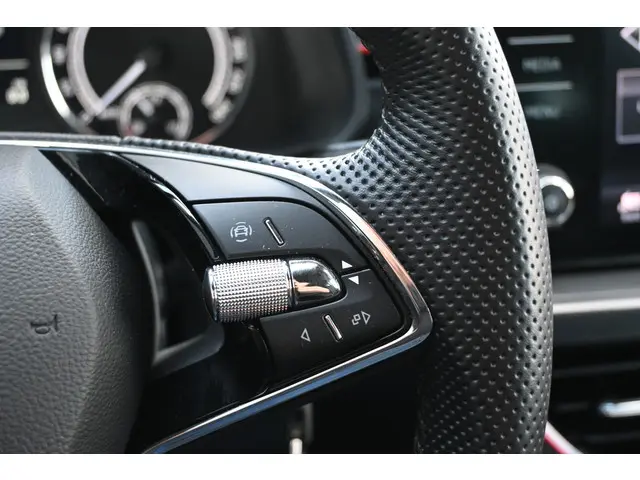 Škoda Scala 1.0 TSI Sport Business 2021 Benzine 34