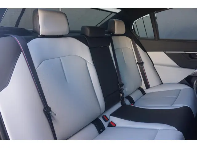 BMW M5 Sedan 2025 Hybride Benzine 8