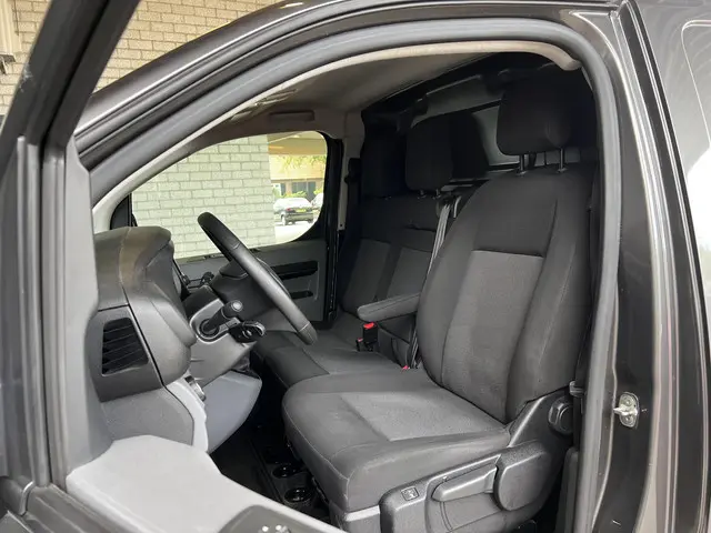 Peugeot Expert 2.0 BlueHDI 145 S&S 2023 Diesel 17