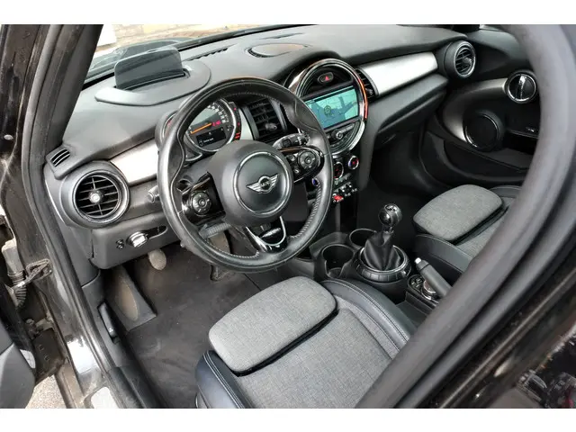 MINI Cooper Mini 1.5 Chili Serious Business 2017 Benzine 4