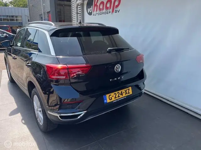 Volkswagen T-Roc 3
