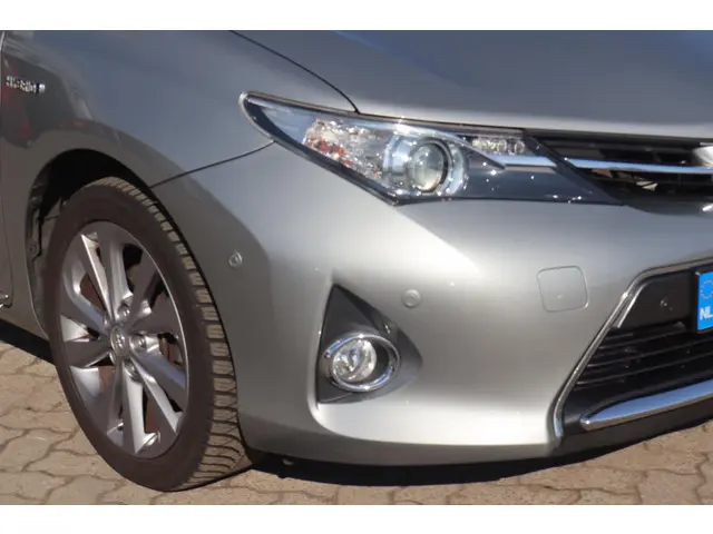 Toyota Auris 1.8 Hybrid Aspiration 2013 Hybride Benzine 12