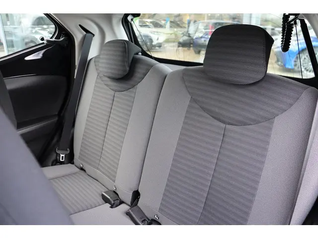 Toyota Aygo 1.0 VVT-i x-play Apple carplay, 2020 Benzine 7