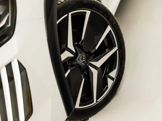 Peugeot 208 1.2 PureTech Allure Pack Sport 2023 Benzine 18