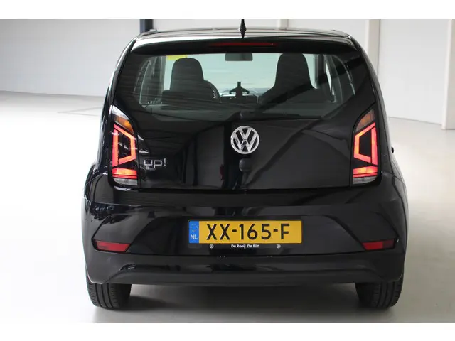 Volkswagen up! 1.0 BMT move up! 2019 Benzine 4