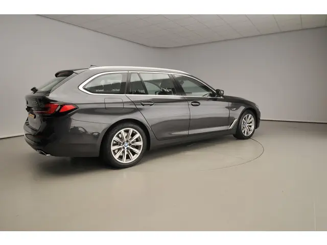 BMW 5 Serie Touring 530e 2023 Hybride Benzine 2