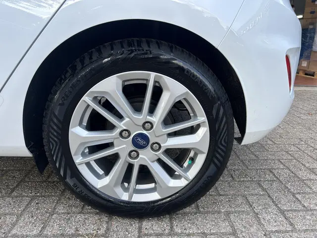 Ford Fiesta 1.0 EcoBoost Hybrid Titanium 2022 Benzine 30