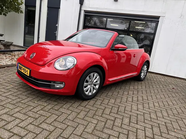 Volkswagen Beetle Cabriolet 1.2 TSI Design 2015 Benzine 22