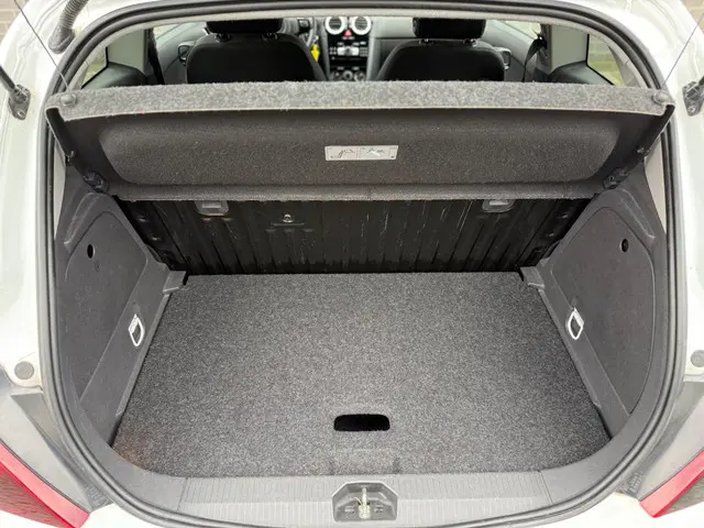 Opel Corsa 1.4-16V |Airco| Sportstoelen| 2012 Benzine 17
