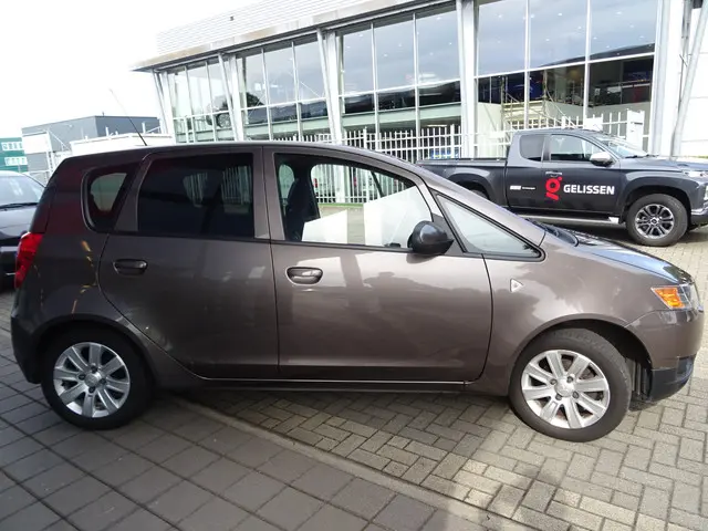 Mitsubishi Colt 1.3 Edition Two 2012 Benzine 5