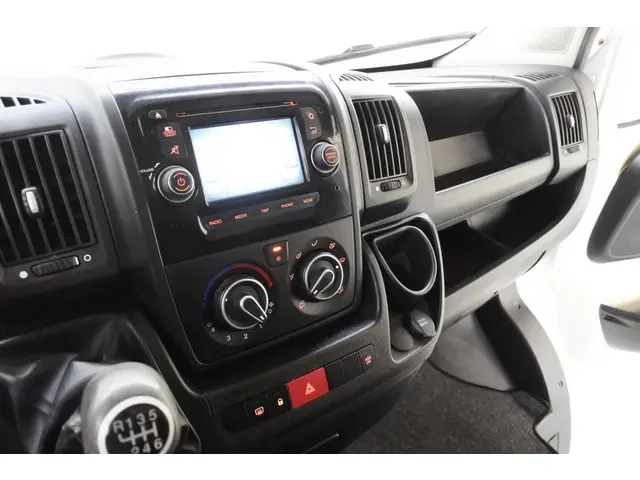 Peugeot Boxer 330 2.2 HDi L2H1 Profit+ 2014 Diesel 22