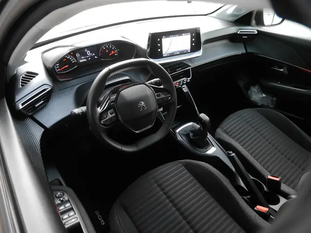Peugeot 208 1.2 PureTech Active 2023 Benzine 8