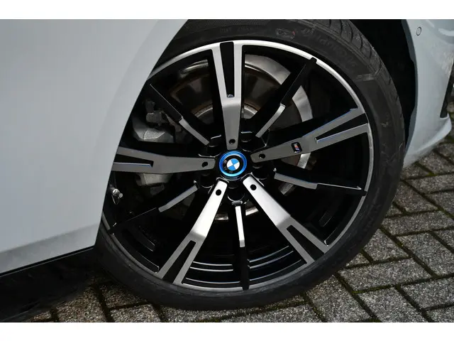 BMW 5 Serie 530e M-Sport 2024 Hybride Benzine 9