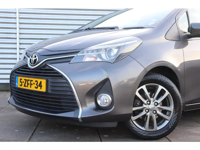 Toyota Yaris 1.3 VVT-i Aspiration, 2015 Benzine 21
