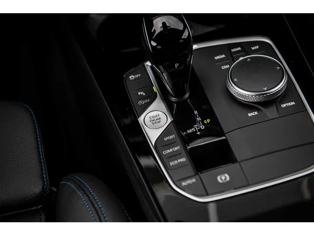 BMW 1 Serie 120i | M Sport | PDC | LED | 19 inch | 2022 Benzine 37