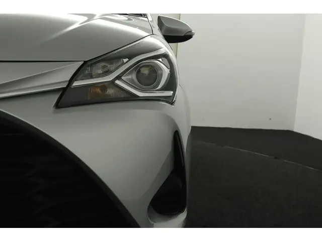 Toyota Yaris 1.5 Hybrid Active 2020 Hybride Benzine 32