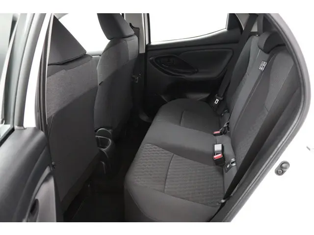 Toyota Yaris 1.5 VVT-i Dynamic 2021 Benzine 18