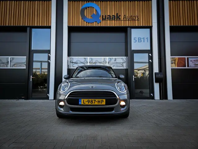 MINI One Mini 1.5 Business Edition 2019 Benzine 13