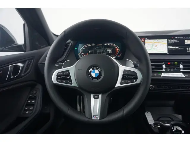 BMW 1 Serie 5-deurs M135i xDrive 2025 Benzine 13