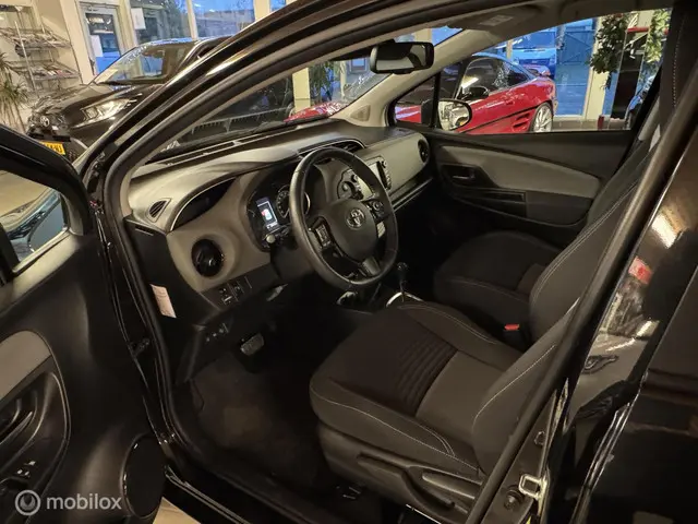 Toyota Yaris 1.5 VVT-i Dynamic AUTOMAAT! 2019 Benzine 14