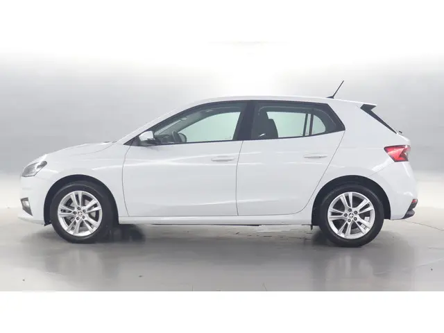 Škoda Fabia 1.0 TSI 115pk Selection DSG 2024 Benzine 2