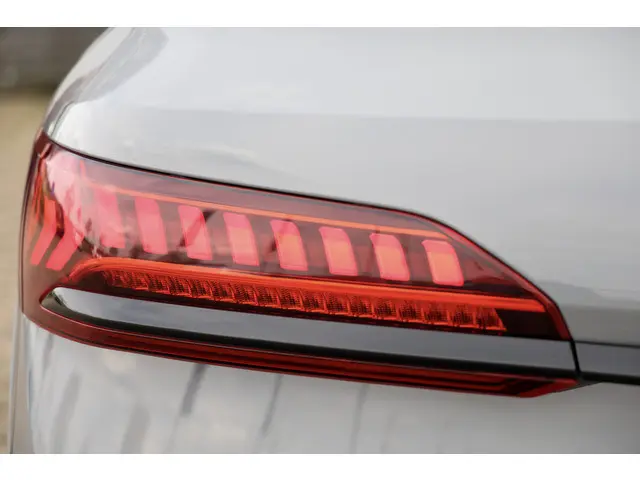 Audi Q7 55 TFSI e quattro S-Line 2022 Hybride Benzine 32